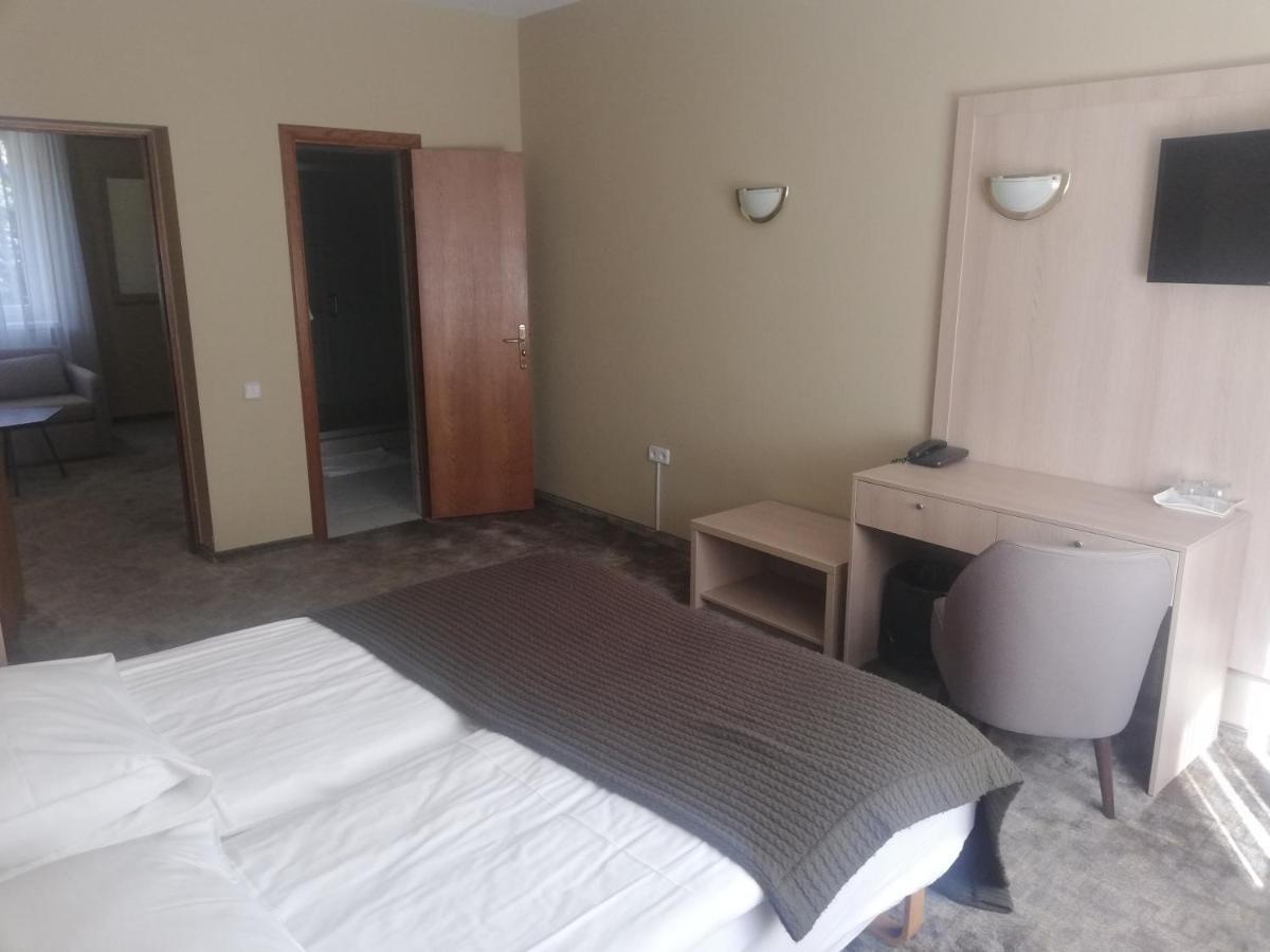 Hotel Senas Namas Alytus Bagian luar foto