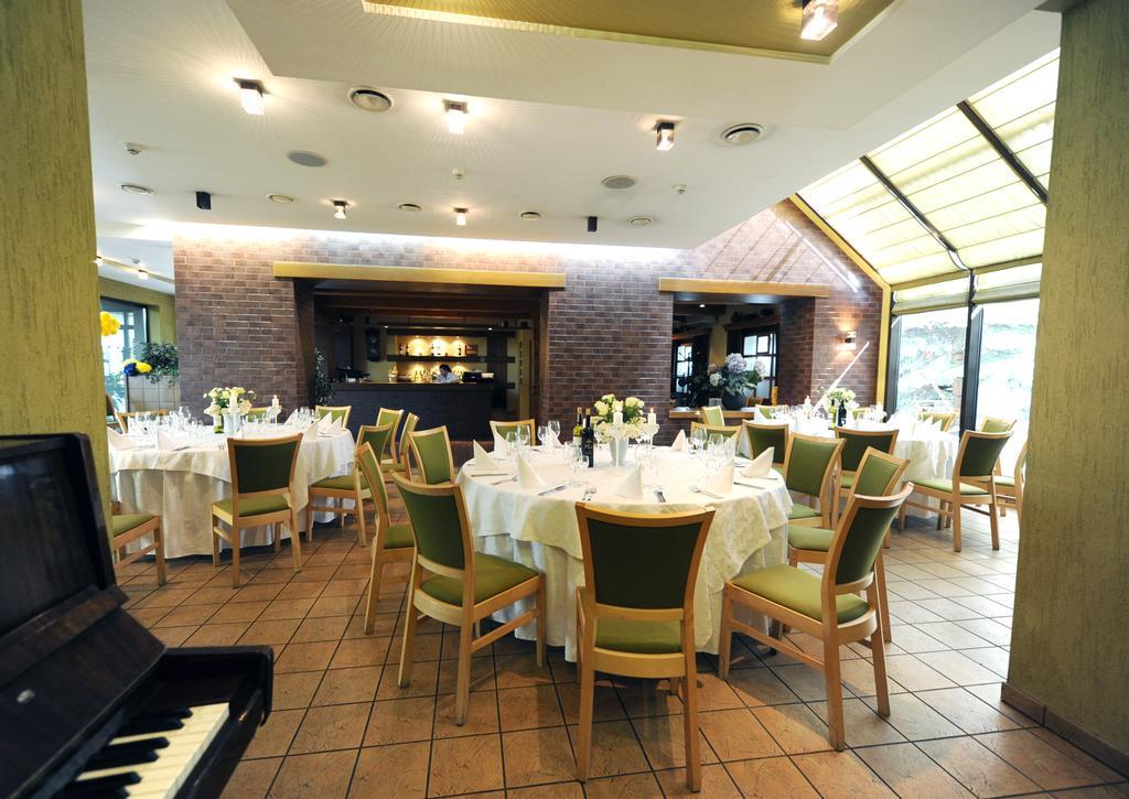 Hotel Senas Namas Alytus Bagian luar foto