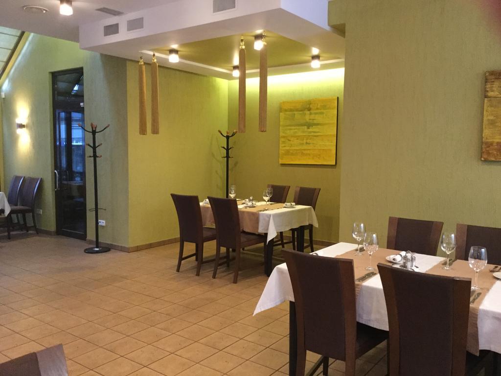 Hotel Senas Namas Alytus Bagian luar foto