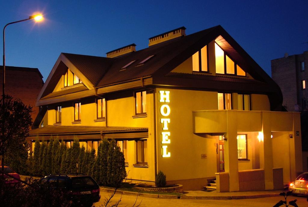 Hotel Senas Namas Alytus Bagian luar foto